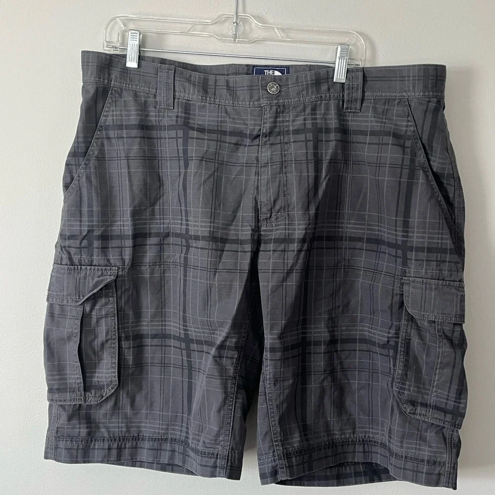 The North Face Cargo Shorts Mens 40 Regular Fit Gray Hiking Casual